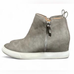 Francesca’s Report Kismet Wedge Sneakers Size 11